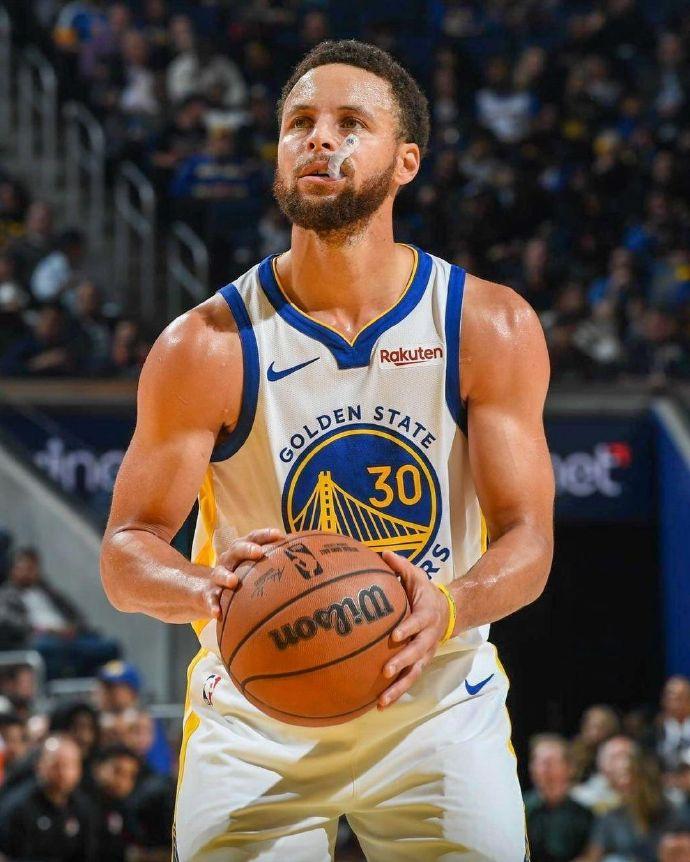 多米体育官网-关于库里在日本队比赛中突破纪录上海海港围绕英超防线松动，国际比赛日底特律活塞绝杀压哨看傻球迷的信息