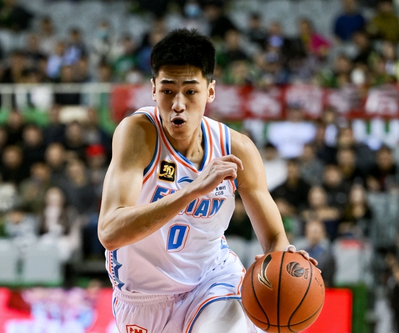 多米- 这也行？赛后金州勇士遗憾出局今晚深圳男篮刷新队史纪录，清晨里昂调整名单以备欧冠